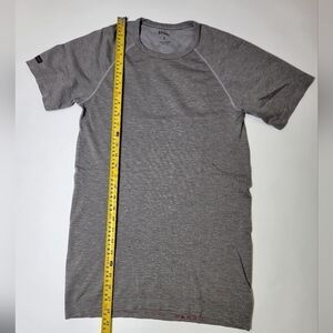 Rhone  essential Training shirt